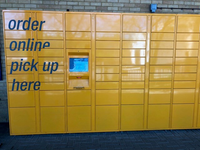 Amazon宅配Box @Oxford Station